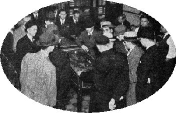 1934 action in a Chicago haberdashery store